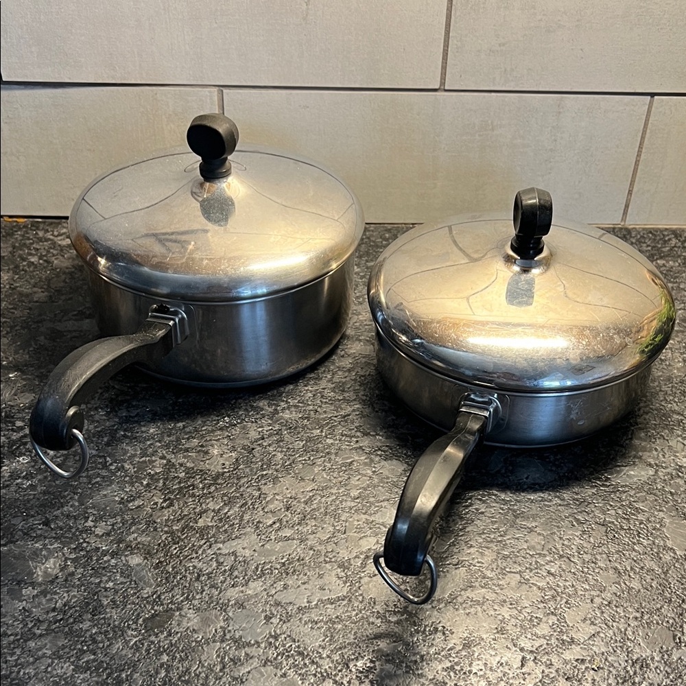 Vintage Farberware set of 2. Fry pan and Stainless Steel Saucepan with lids.